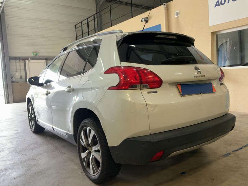 Peugeot 2008 1.6 Blue-HDi Allure — zdjęcie 3