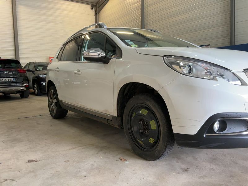 Peugeot 2008 1.6 Blue-HDi Allure — zdjęcie 8