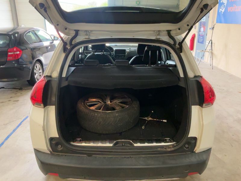 Peugeot 2008 1.6 Blue-HDi Allure — zdjęcie 10