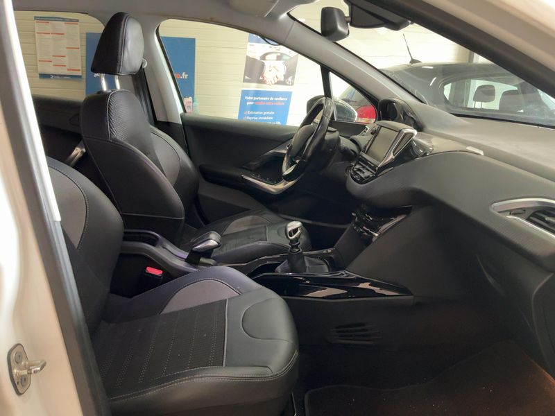Peugeot 2008 1.6 Blue-HDi Allure — zdjęcie 11