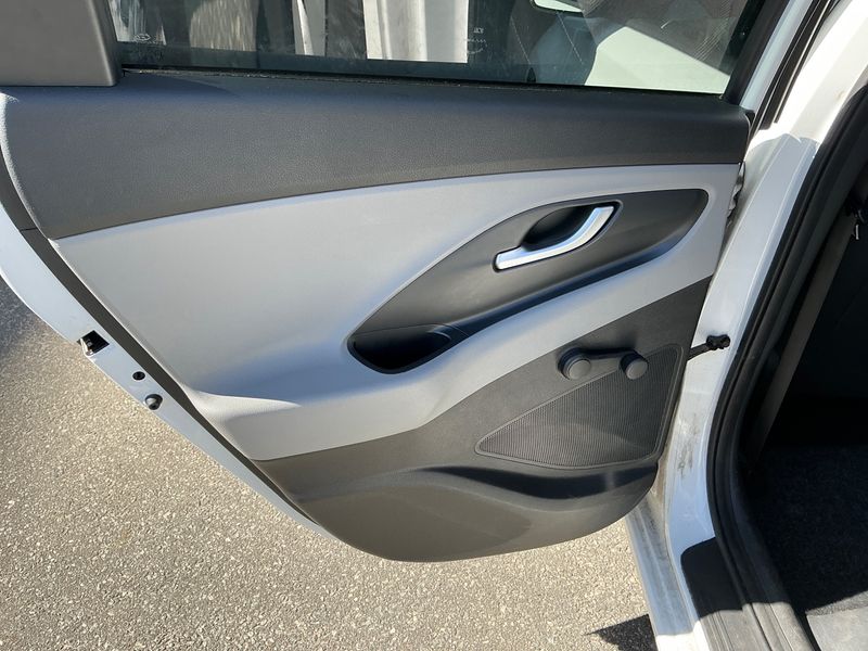 Hyundai i30 1.4 Select 2018 – снимка 32