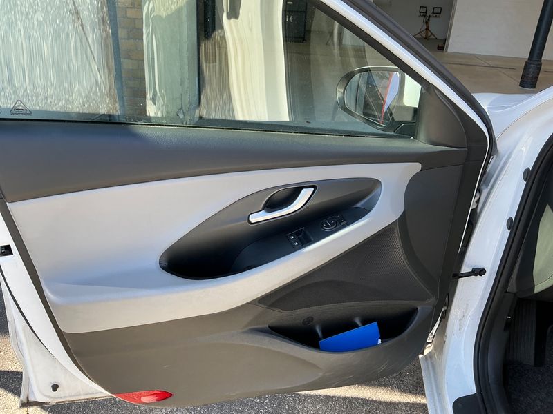 Hyundai i30 1.4 Select 2018 – снимка 27