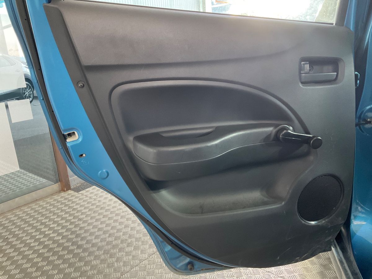Mitsubishi Space 2013 — photo 35