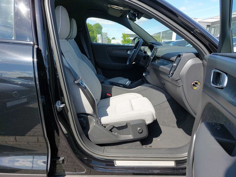 Volvo XC40 Recharge 170 kW Plus 2WD — zdjęcie 10