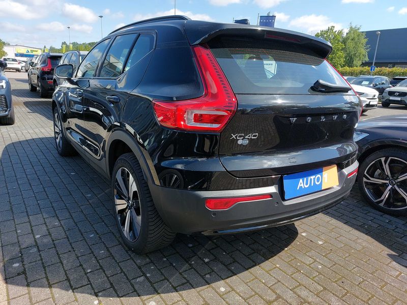 Volvo XC40 Recharge 170 kW Plus 2WD — zdjęcie 3