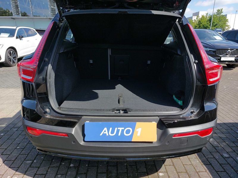 Volvo XC40 Recharge 170 kW Plus 2WD — zdjęcie 9