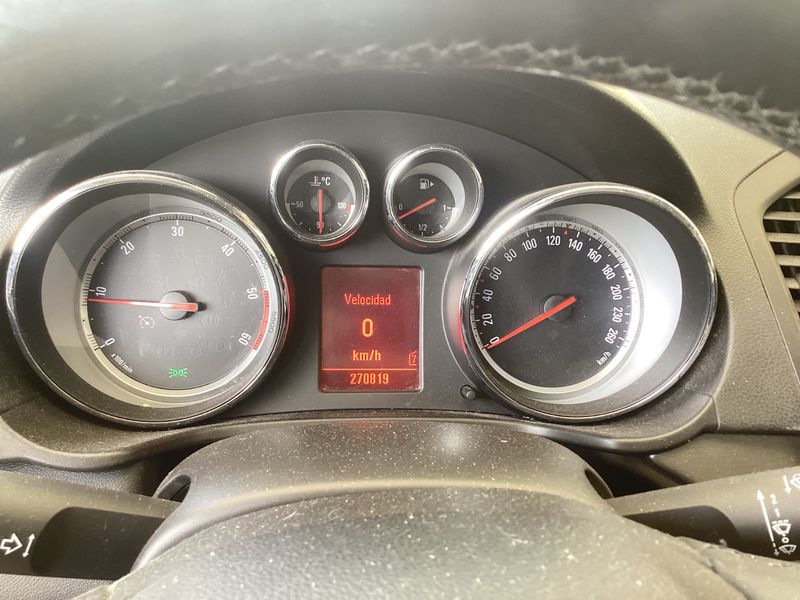 Opel Insignia Sports Tourer 2.0 CDTI Edition 2010 – снимка 4