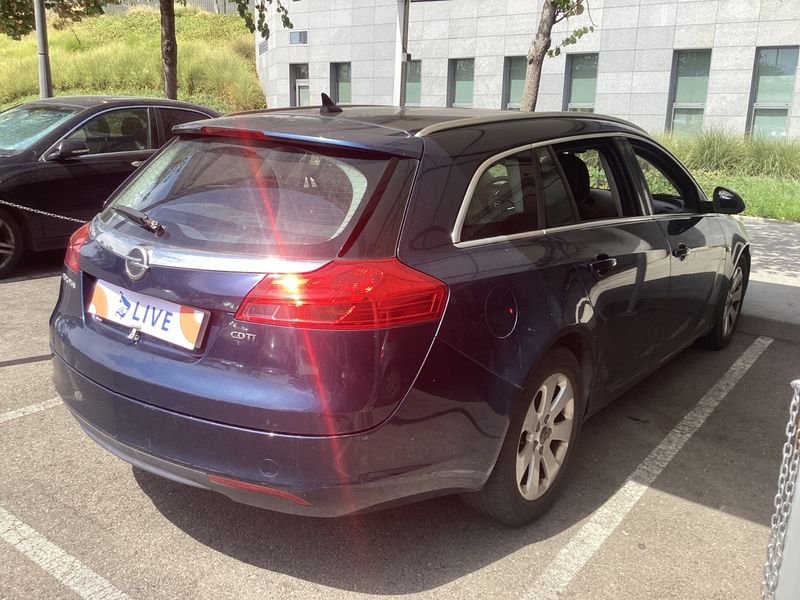 Opel Insignia Sports Tourer 2.0 CDTI Edition 2010 – снимка 2