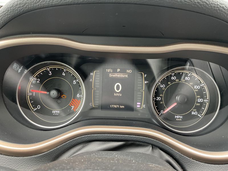 Jeep Cherokee 3.7 V6 Limited — zdjęcie 13