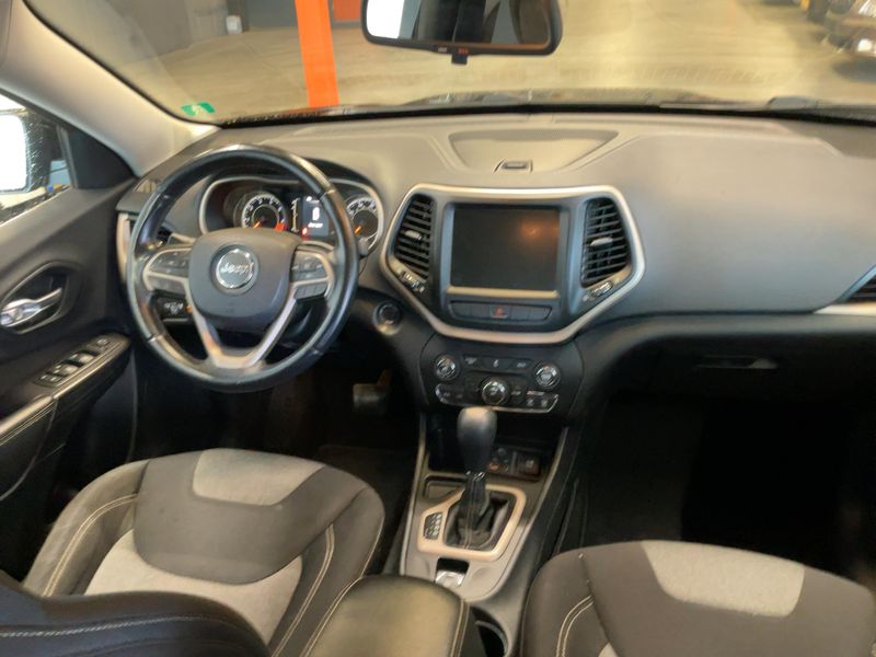Jeep Cherokee 3.7 V6 Limited — zdjęcie 12