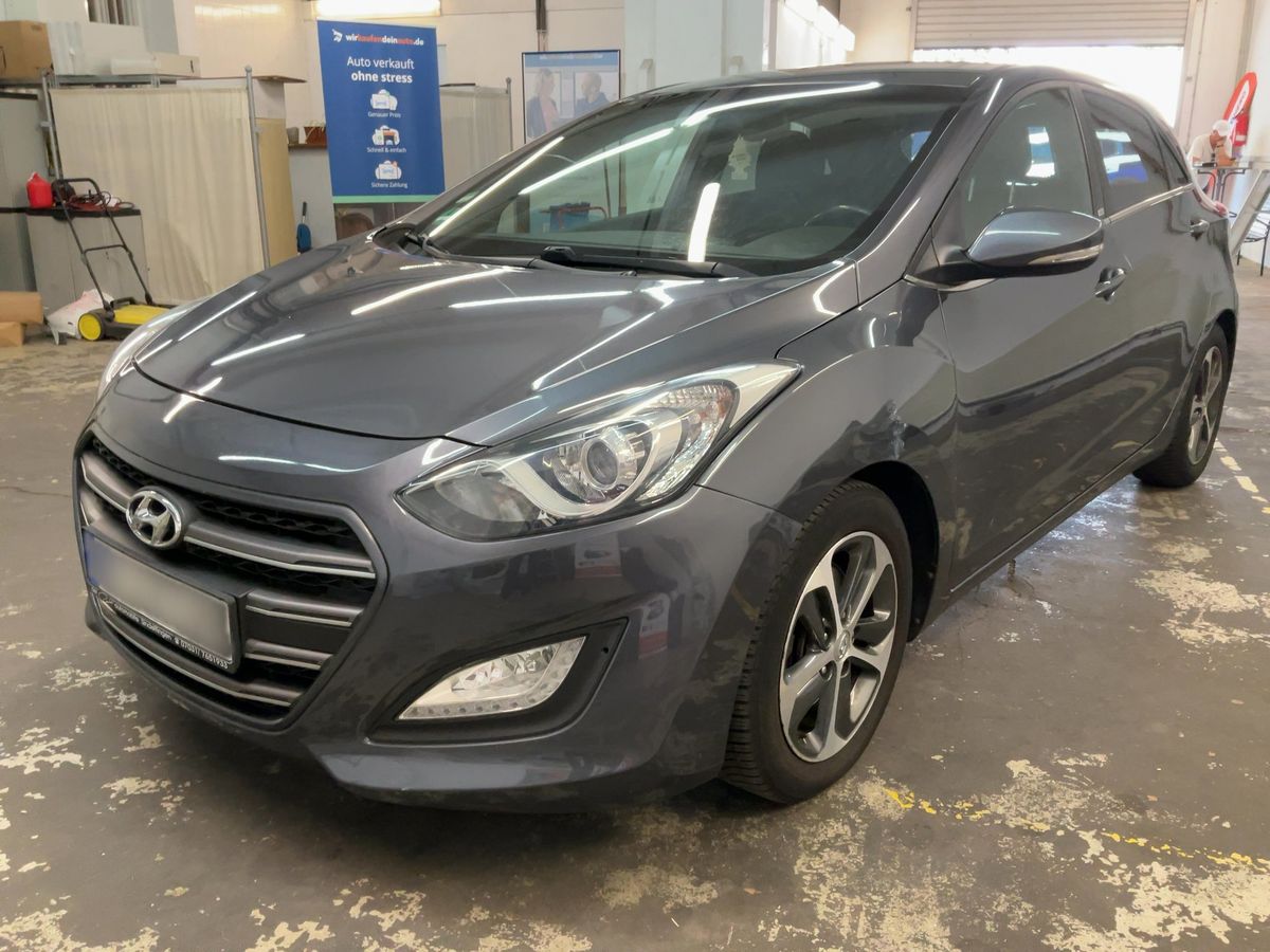 Hyundai i30 2016 — photo 1