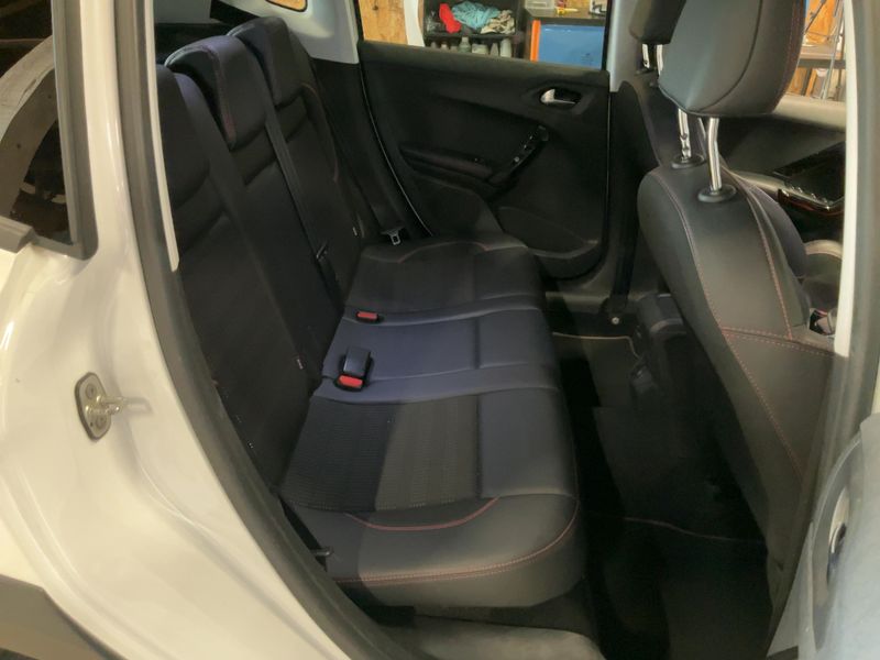 Peugeot 2008 1.6 Blue-HDi GT Line — zdjęcie 14