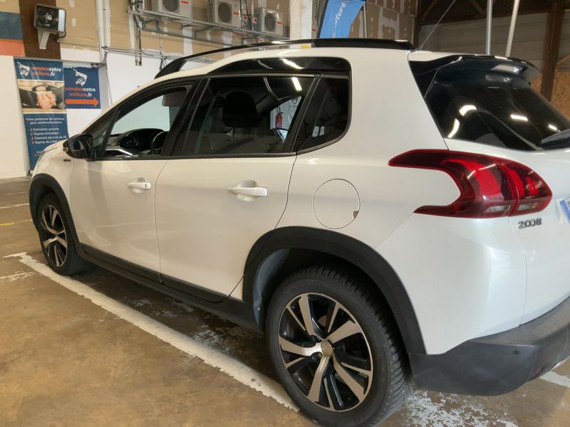 Peugeot 2008 1.6 Blue-HDi GT Line — zdjęcie 3