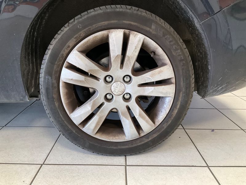 Peugeot 5008 1.6 Blue-HDi Allure 2015 – снимка 5
