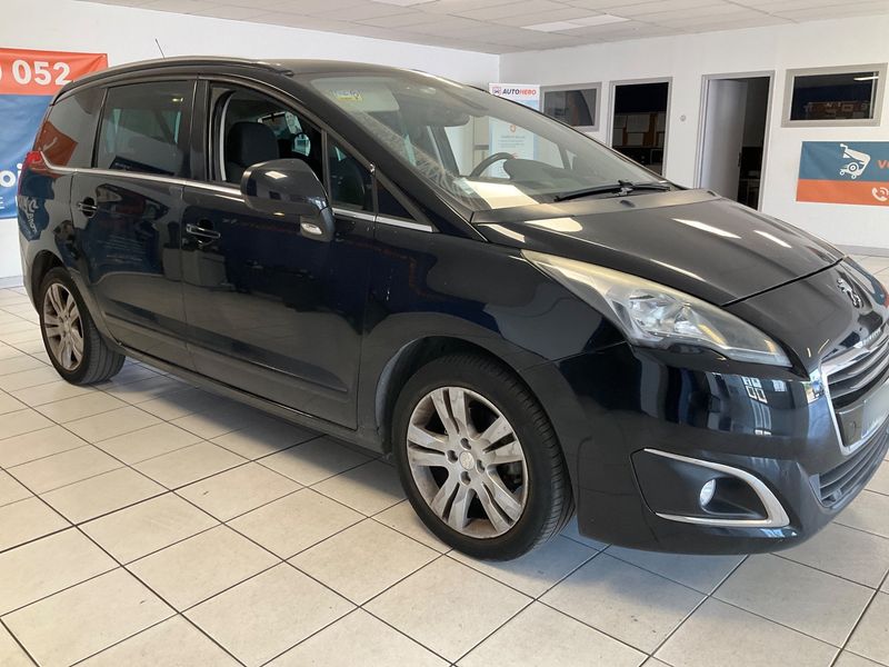 Peugeot 5008 1.6 Blue-HDi Allure — zdjęcie 8