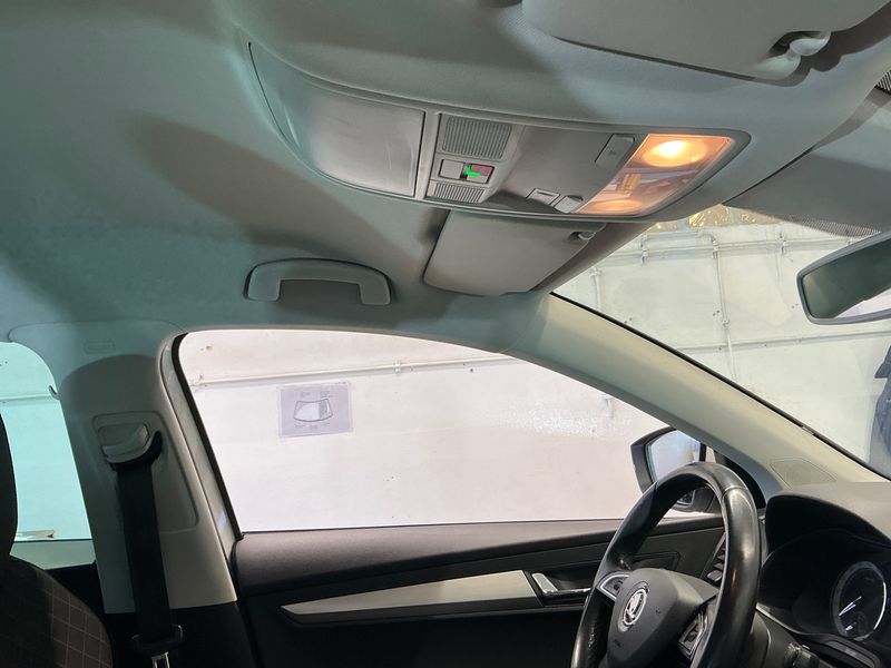 Skoda Karoq 1.6 TDI Ambition 2019 – снимка 37