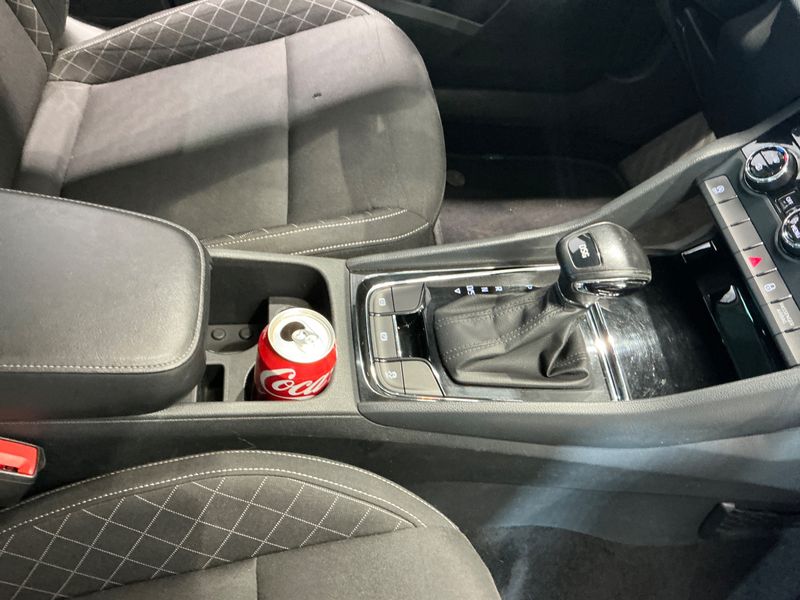Skoda Karoq 1.6 TDI Ambition 2019 – снимка 38