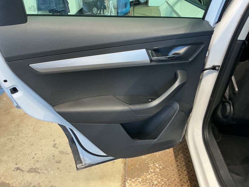 Skoda Karoq 1.6 TDI Ambition 2019 – снимка 35