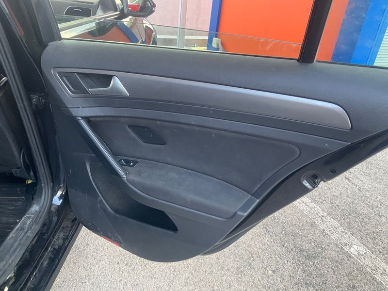 Volkswagen Golf VII 1.6 TDI Edition BlueMotion Tech 2016 – снимка 42