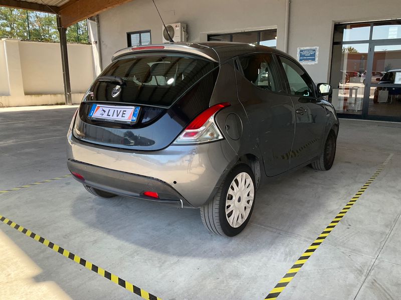 Lancia Ypsilon 1.2 GPL Elefantino — zdjęcie 2