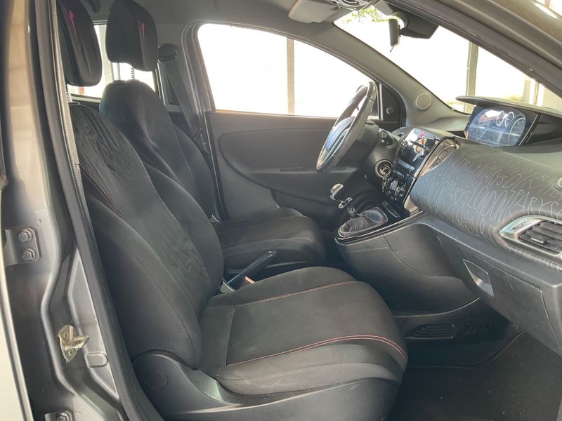 Lancia Ypsilon 1.2 GPL Elefantino — zdjęcie 3