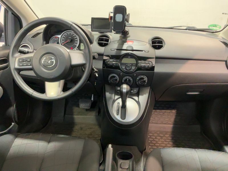 Mazda 2 1.5 Center-Line — zdjęcie 12