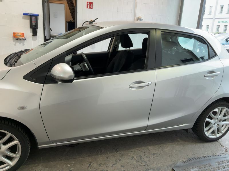 Mazda 2 1.5 Center-Line — zdjęcie 4