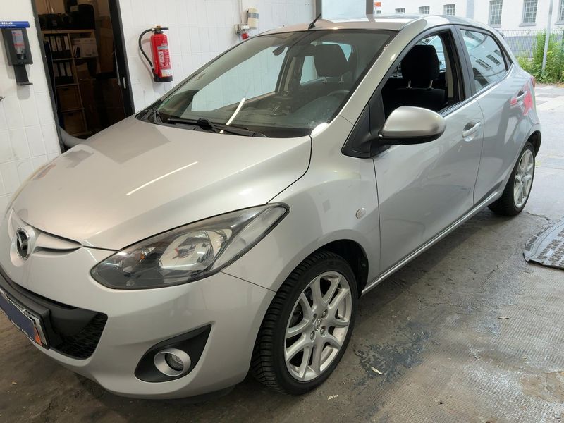 Mazda 2 1.5 Center-Line — zdjęcie 2