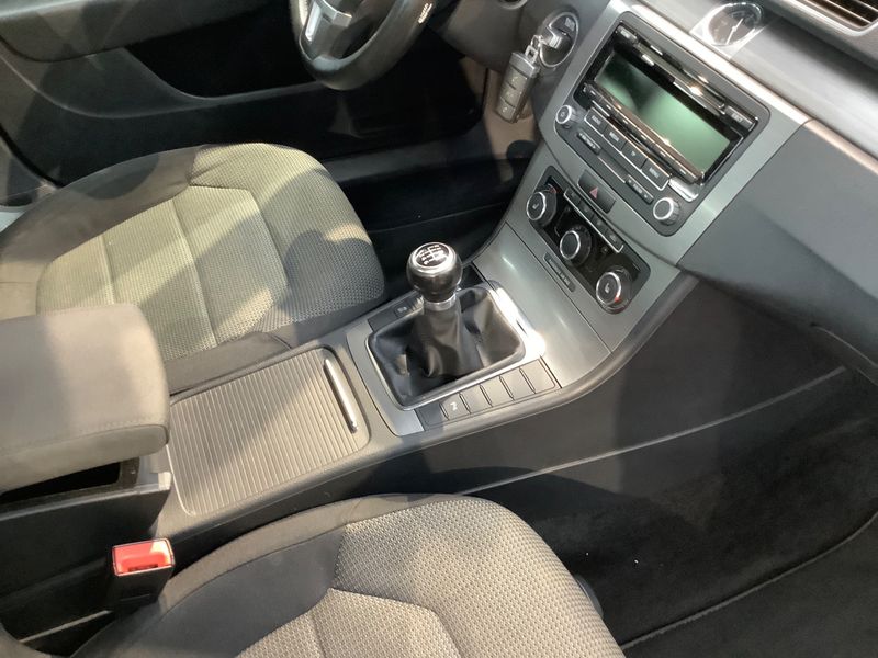 Volkswagen Passat 1.8 TSI Comfortline 2012 – снимка 33