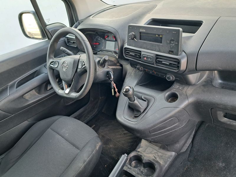 Opel Combo 1.5 CDTI Express — zdjęcie 11