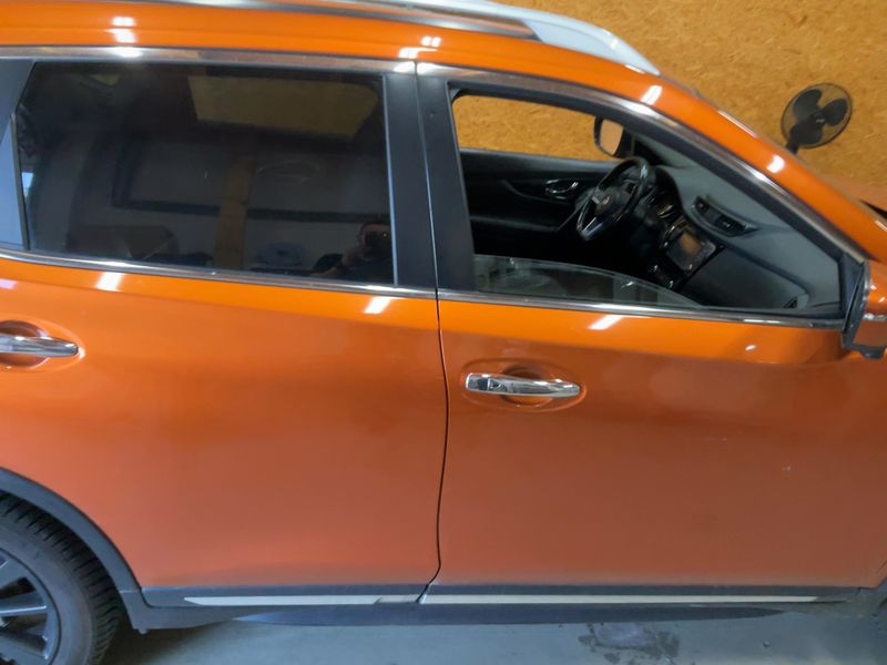 Nissan X-Trail 2.0 dCi Tekna 4x4 — zdjęcie 7