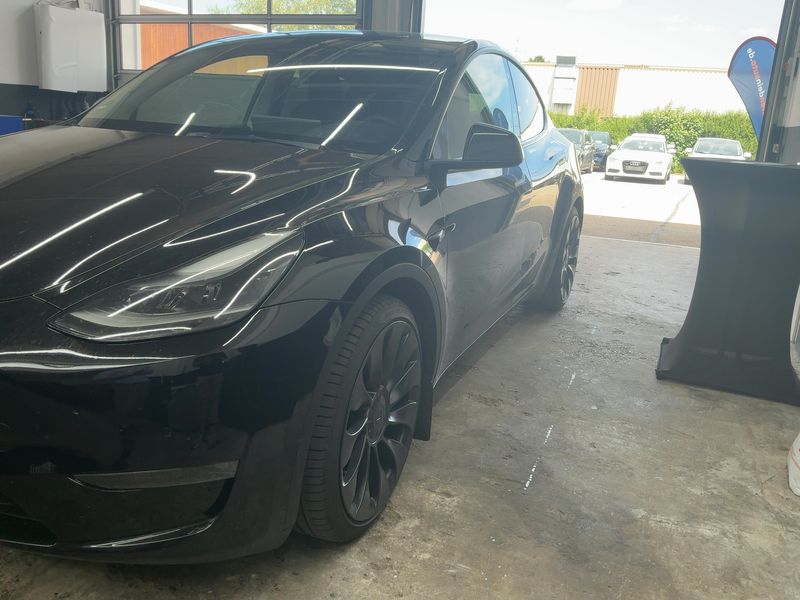 Tesla Model Y Performance Dual AWD AWD — zdjęcie 2