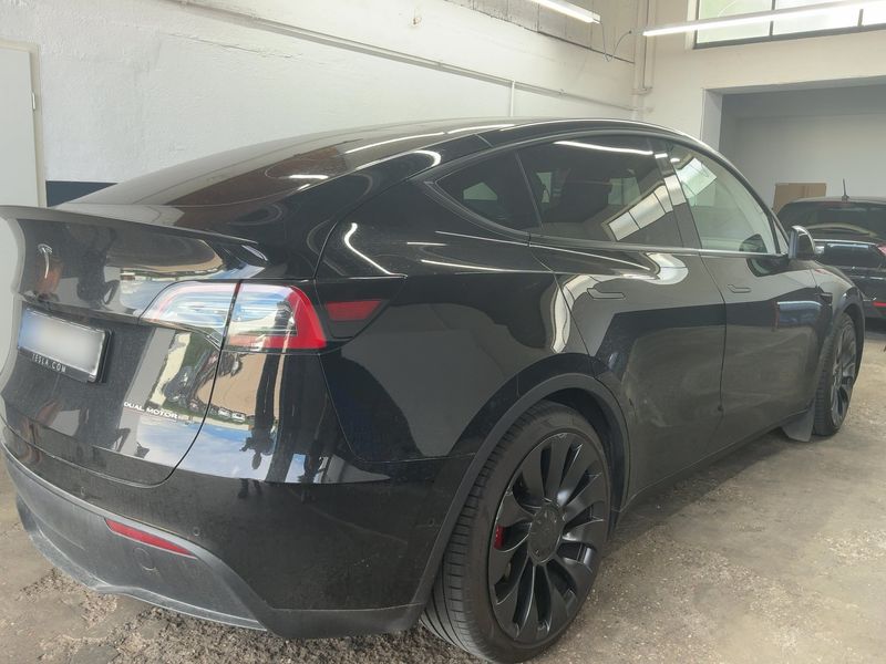 Tesla Model Y Performance Dual AWD AWD — zdjęcie 6