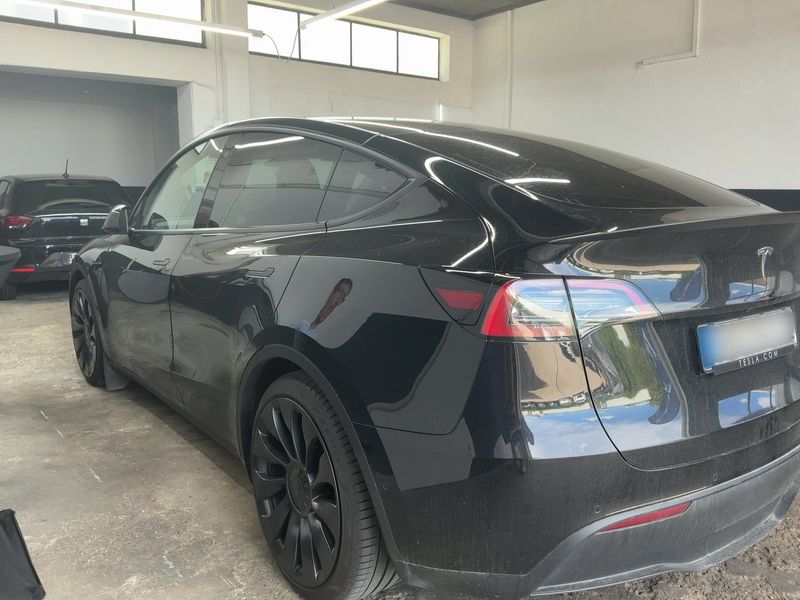 Tesla Model Y Performance Dual AWD AWD — zdjęcie 3