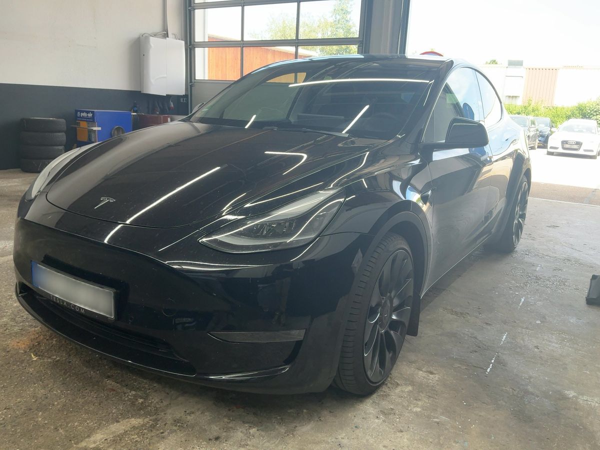 Tesla Model 2022 — photo 1
