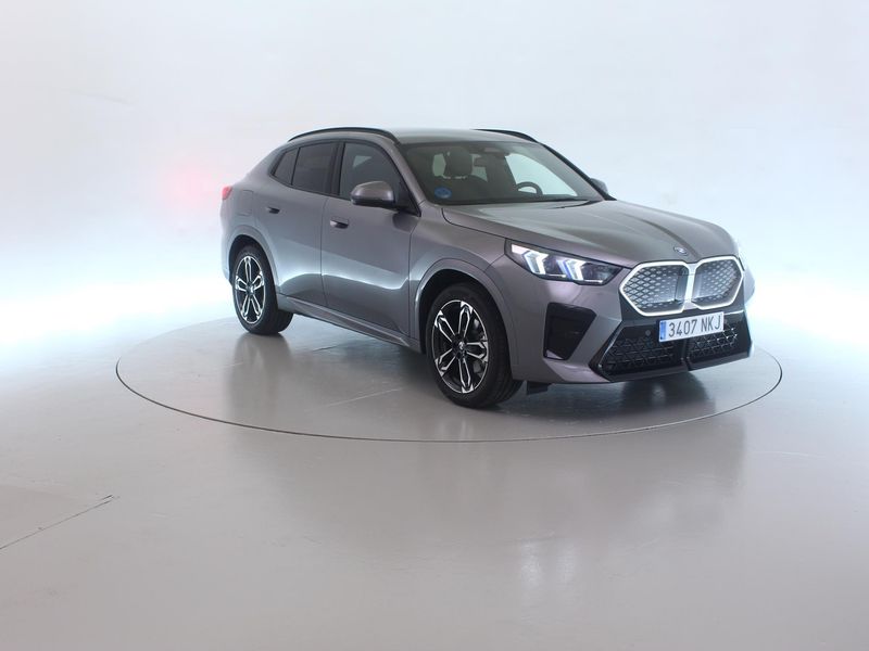 BMW iX2 eDrive20 M Sport — zdjęcie 7