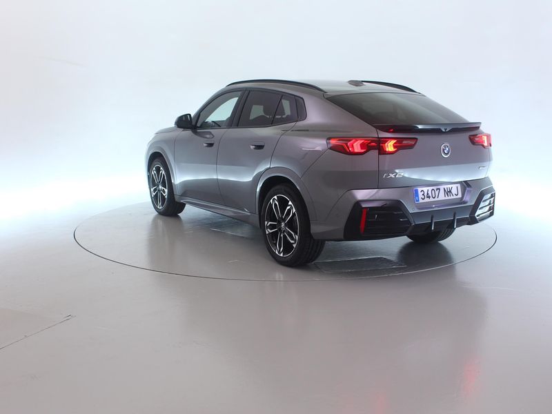 BMW iX2 eDrive20 M Sport — zdjęcie 5