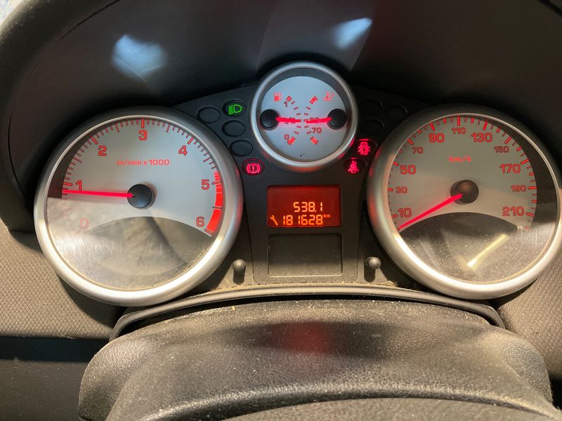 Peugeot 207 1.4 HDi Business — zdjęcie 4