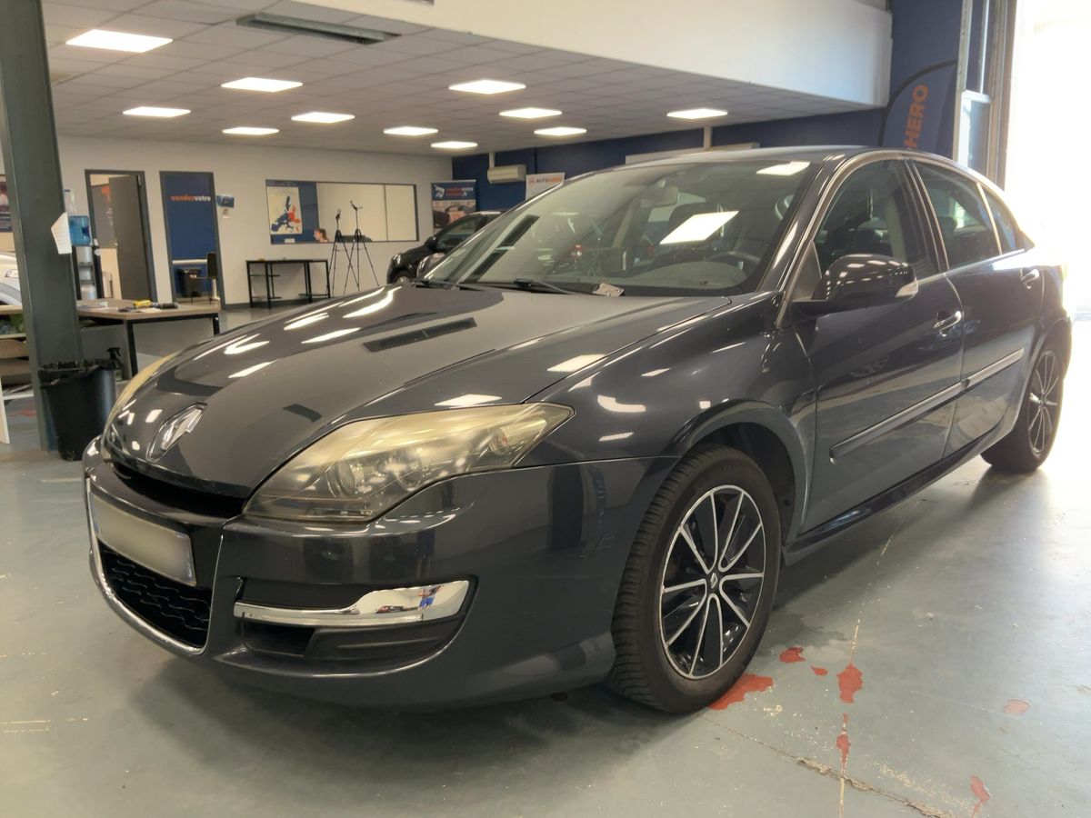 Renault Laguna 2015 — photo 1