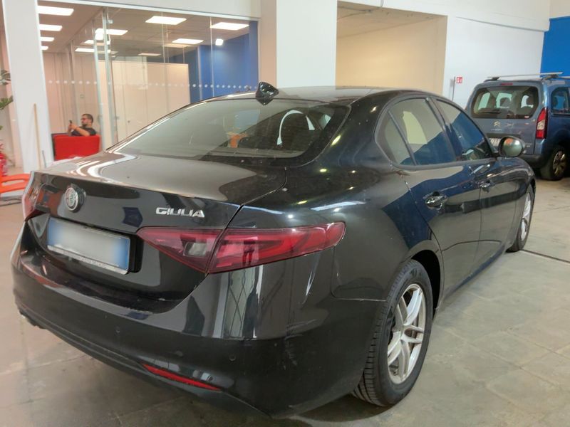 Alfa Romeo Giulia 2.2 JTDM Basis 2017 – снимка 8