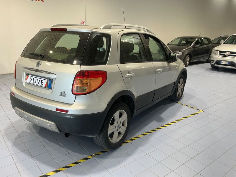 Fiat Sedici 1.9 JTD Multijet Emotion 4x4 — zdjęcie 2
