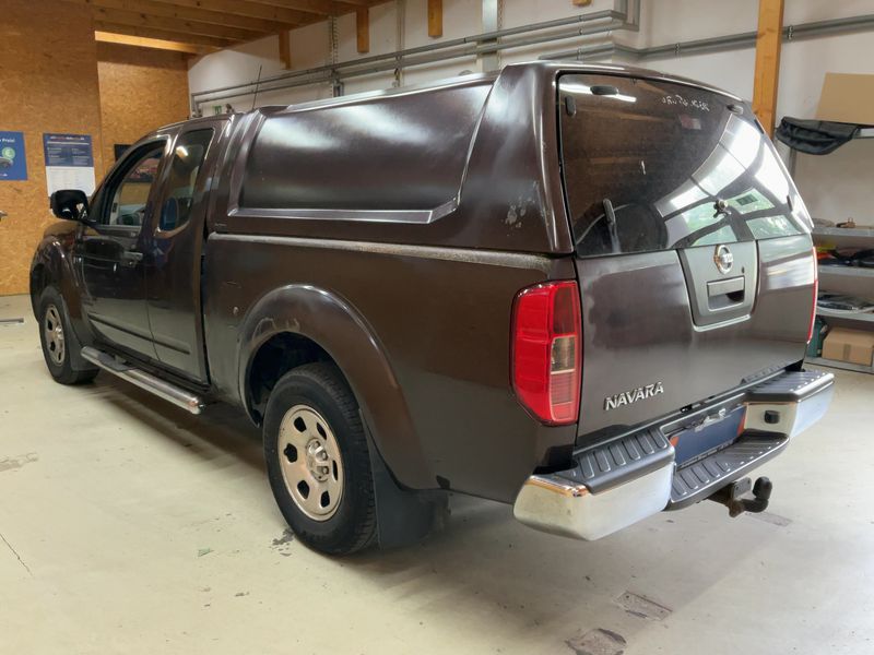 Nissan Navara Pick-up 2.5 dCi King Cab XE 4x4 — zdjęcie 3