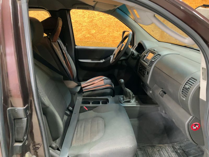 Nissan Navara Pick-up 2.5 dCi King Cab XE 4x4 — zdjęcie 11