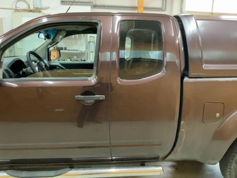 Nissan Navara Pick-up 2.5 dCi King Cab XE 4x4 — zdjęcie 4