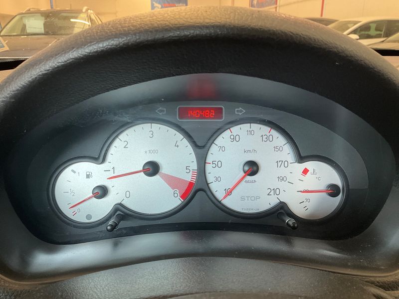 Peugeot 206 1.4 HDi Tendance — zdjęcie 4