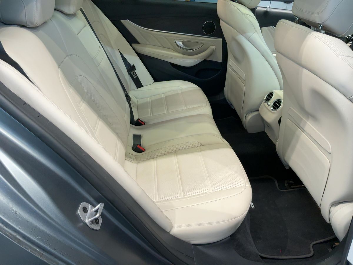 Mercedes-Benz E-Klasse 2021 — photo 21