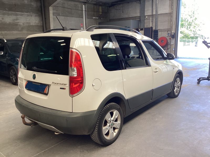 Skoda Roomster 1.2 TSI Elegance — zdjęcie 2