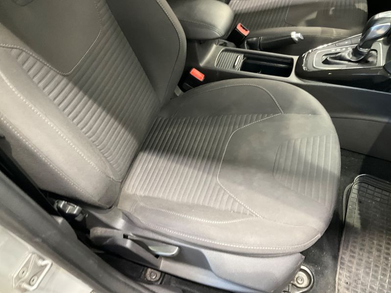 Ford Focus 2.0 TDCi Titanium 2015 – снимка 32