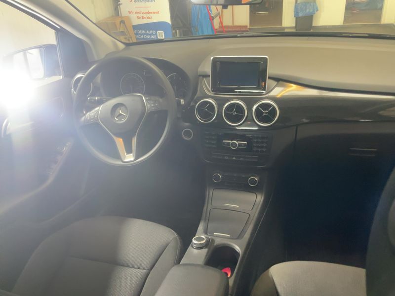 Mercedes-Benz B-Klasse B 200 — zdjęcie 12