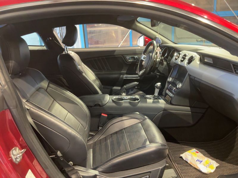 Ford Mustang 5.0 Ti-VCT V8 GT — zdjęcie 11